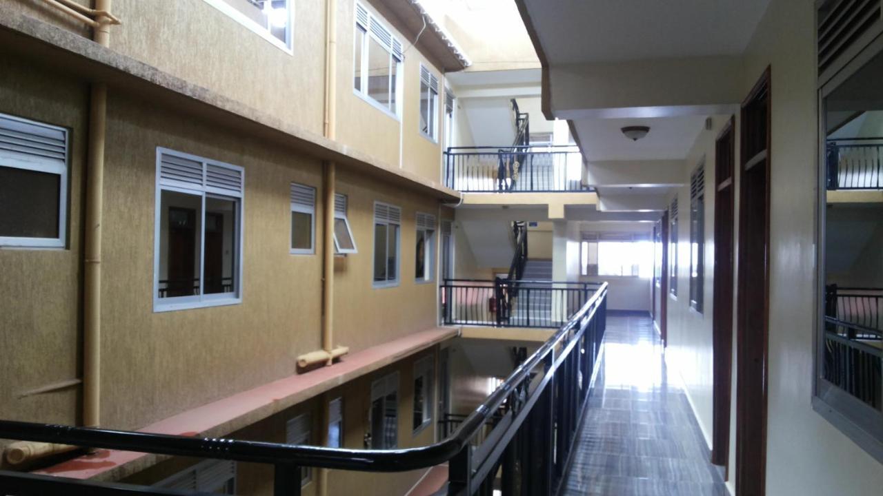 Lira Hotel Good News מראה חיצוני תמונה