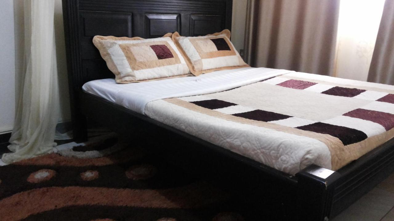 Lira Hotel Good News מראה חיצוני תמונה